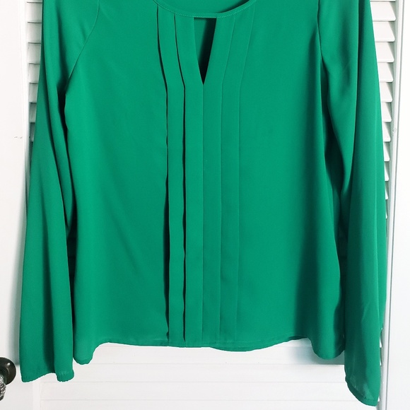 Express size XS long sleeve vibrant green blouse - Picture 3 of 3